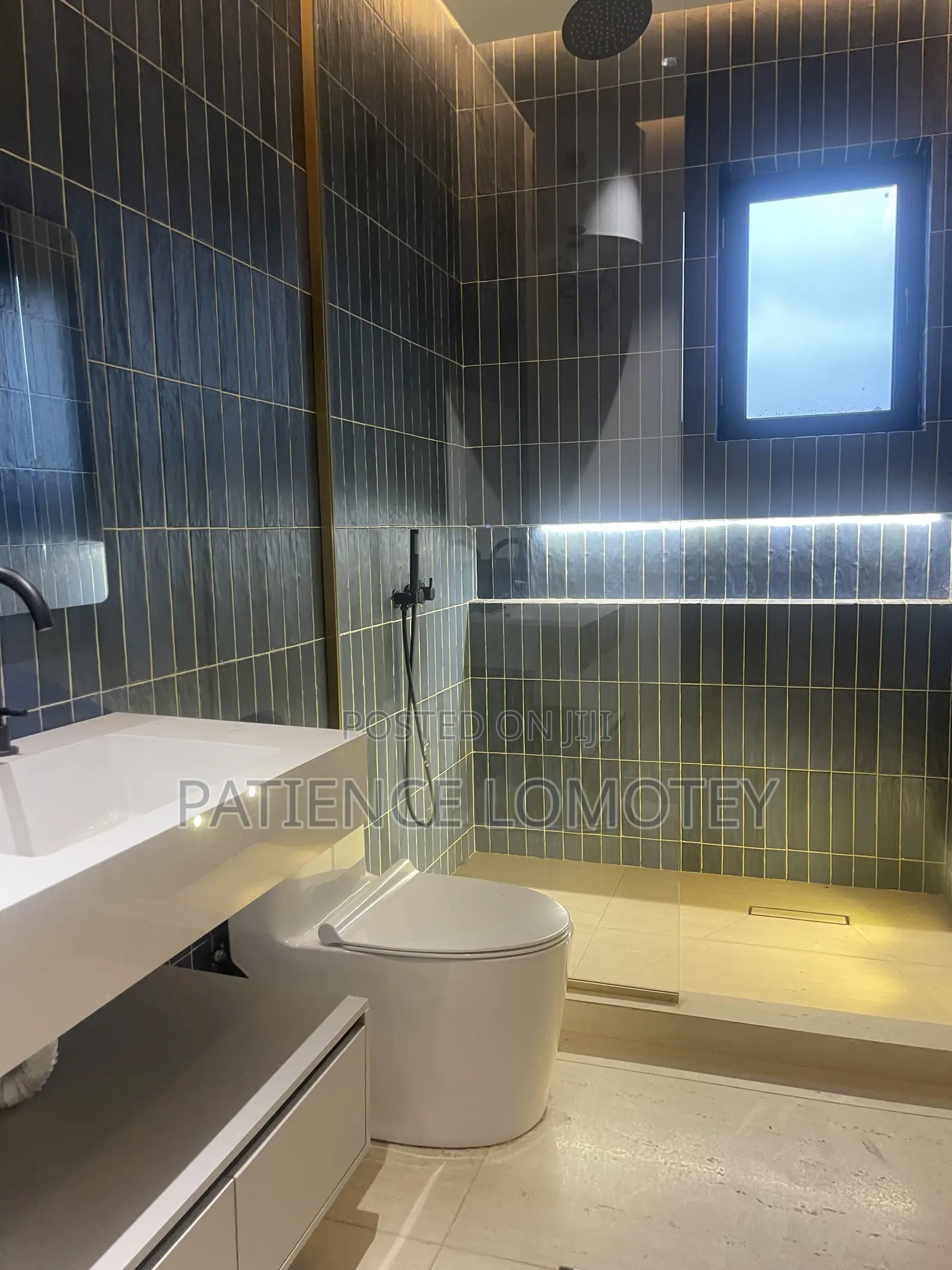5bdrm Mansion in Trade Fair for sale