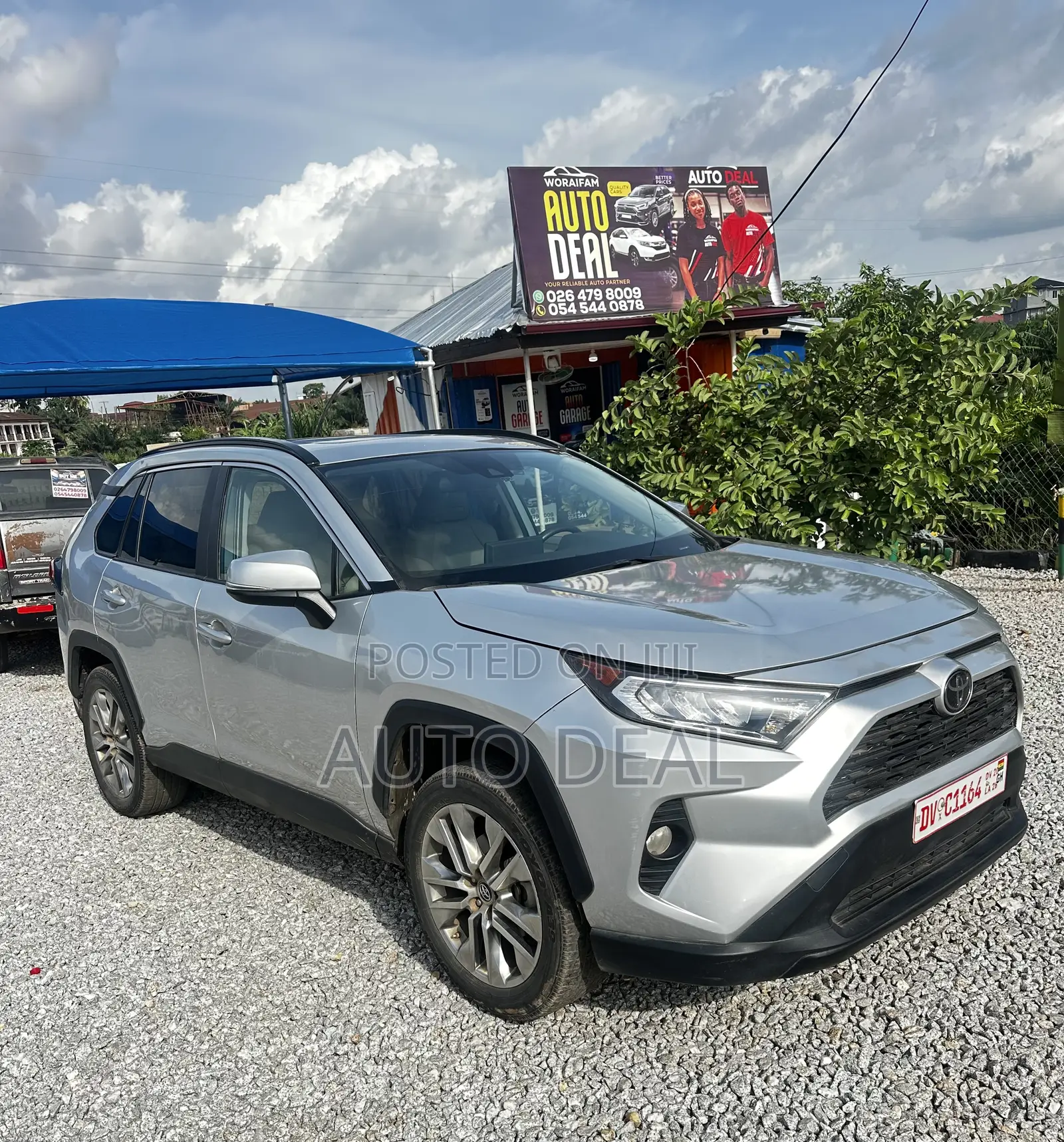 Toyota RAV4 XLE Premium FWD 2019 Silver