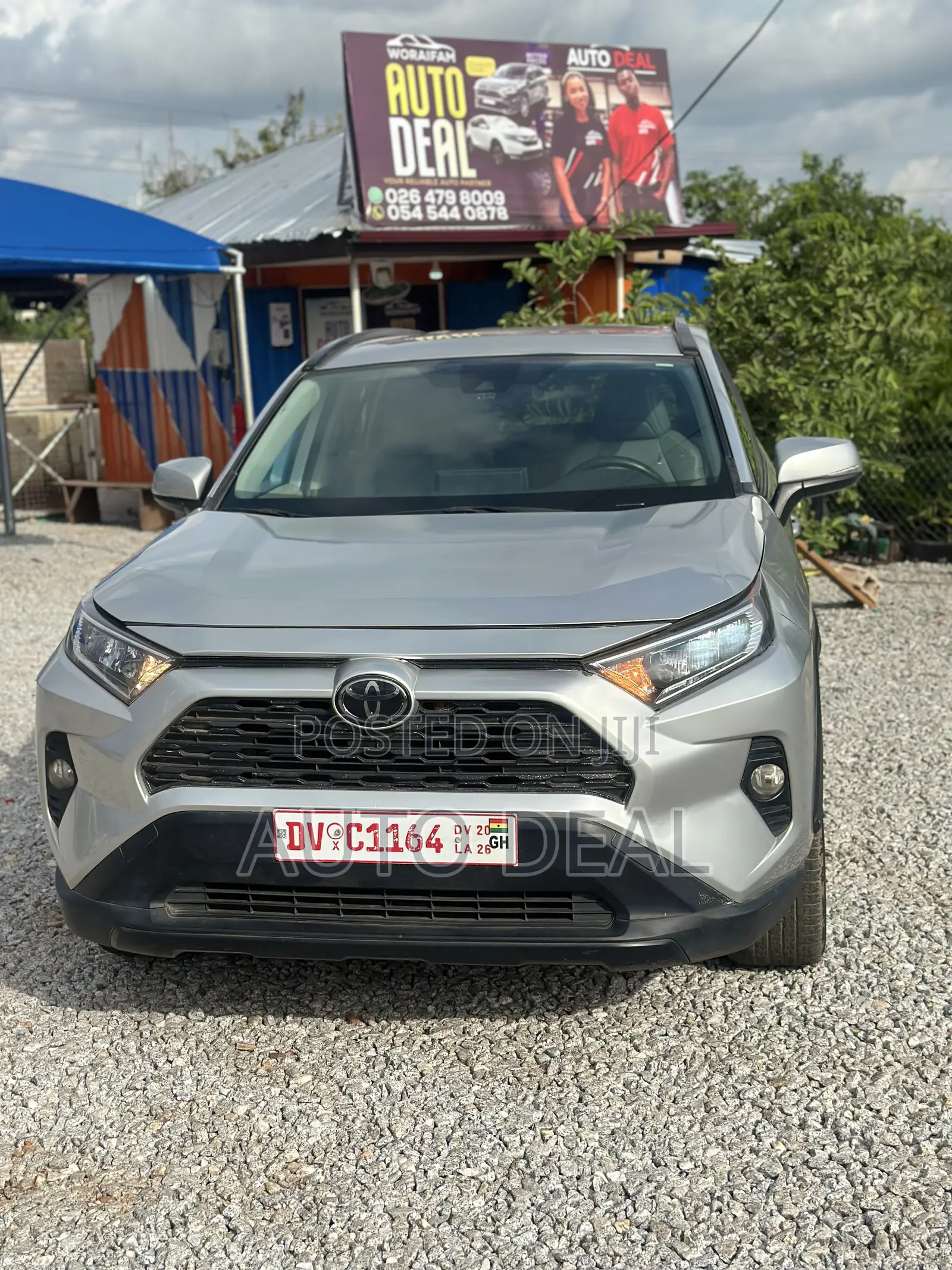 Toyota RAV4 XLE Premium FWD 2019 Silver
