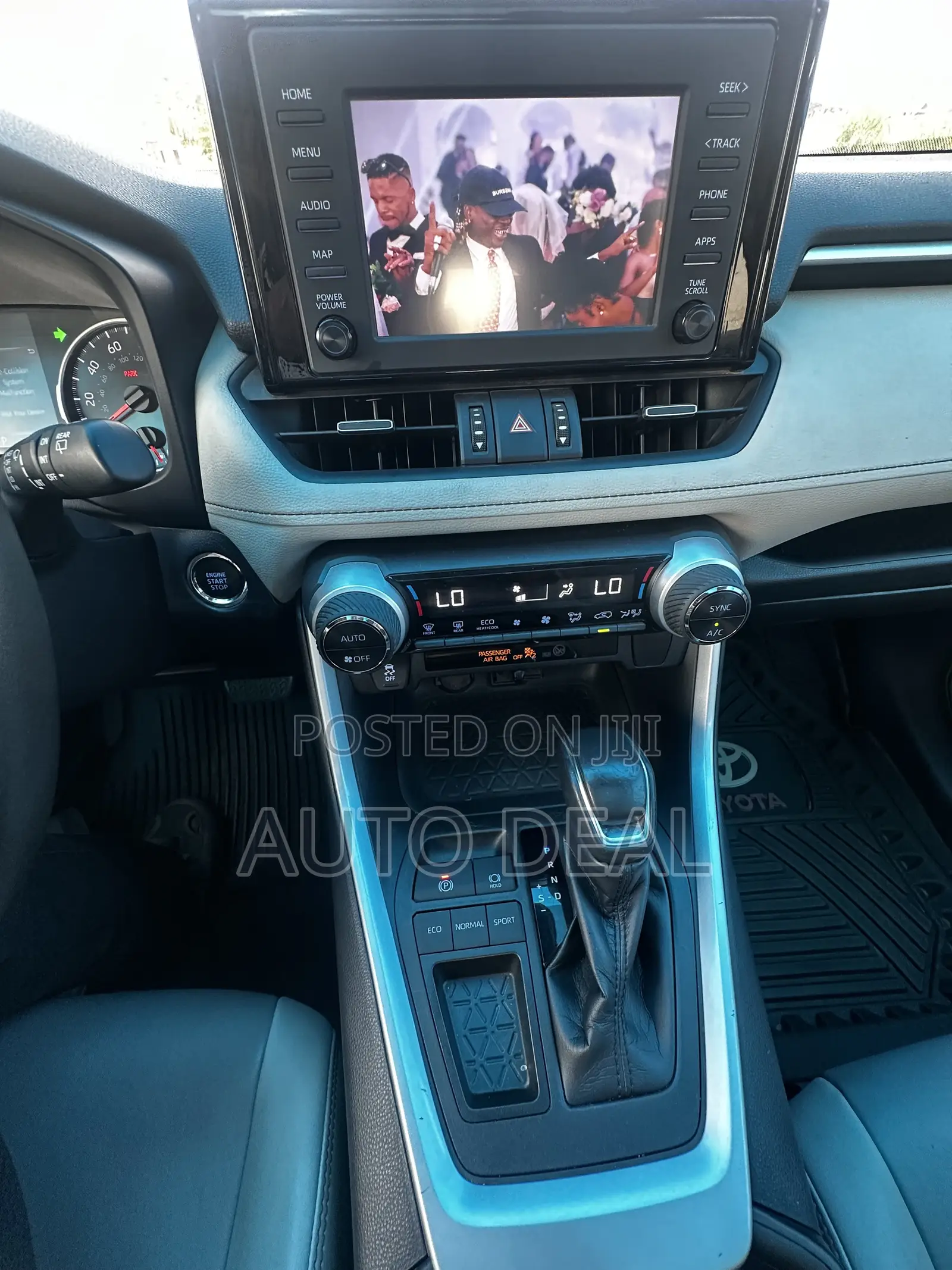Toyota RAV4 XLE Premium FWD 2019 Silver