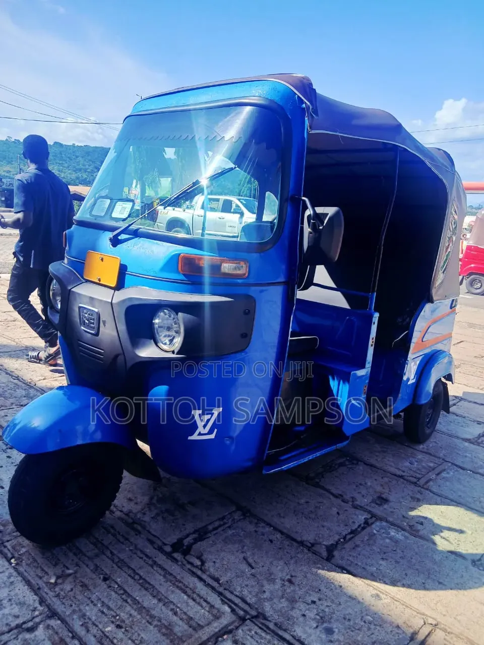 Bajaj RE 2021 Blue