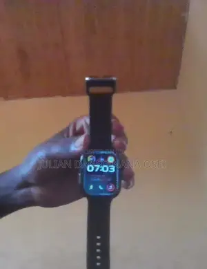 2025 Smart Watch With Touch Screen – Good Condition