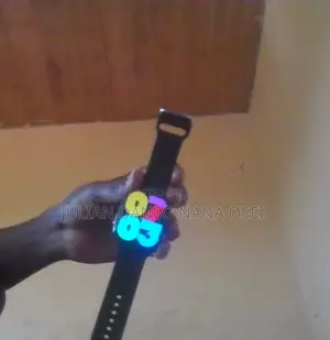 2025 Smart Watch With Touch Screen – Good Condition