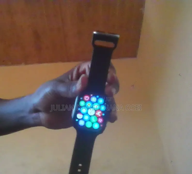 2025 Smart Watch With Touch Screen – Good Condition