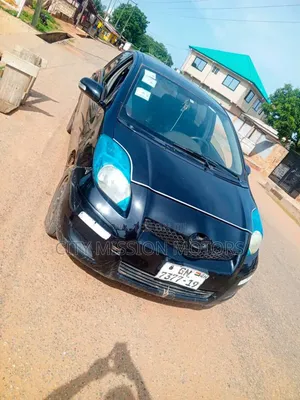 Toyota Vitz 2010 Black