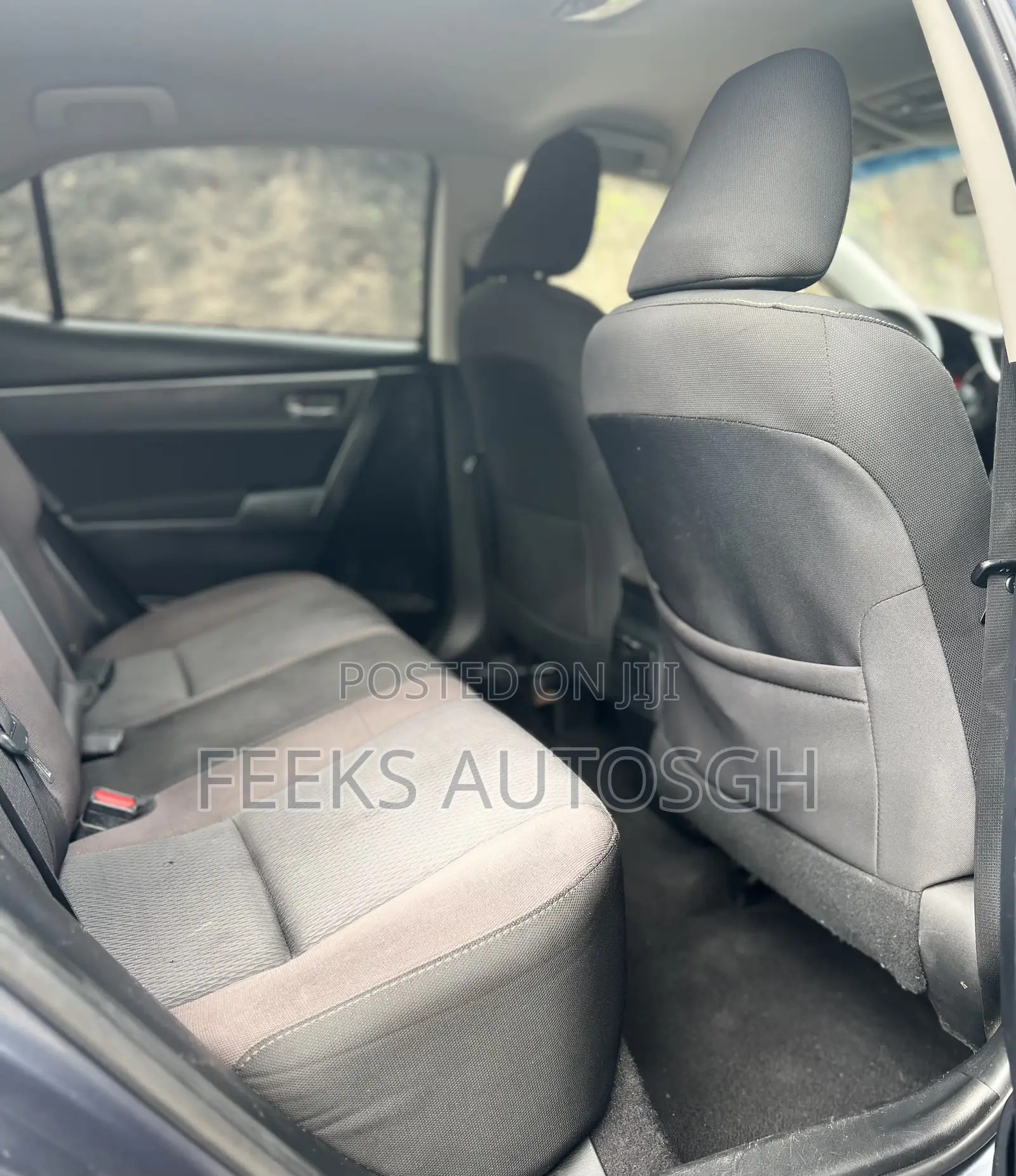 Toyota Corolla LE 4dr Sedan (1.8L 4cyl CVT) 2017 Gray