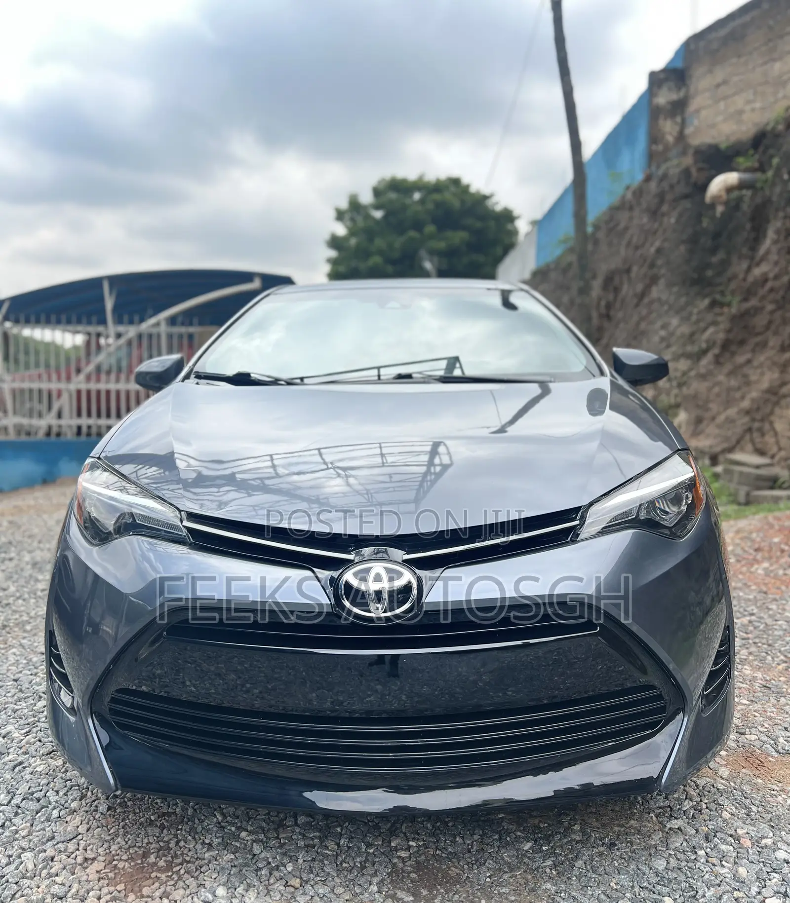 Toyota Corolla LE 4dr Sedan (1.8L 4cyl CVT) 2017 Gray