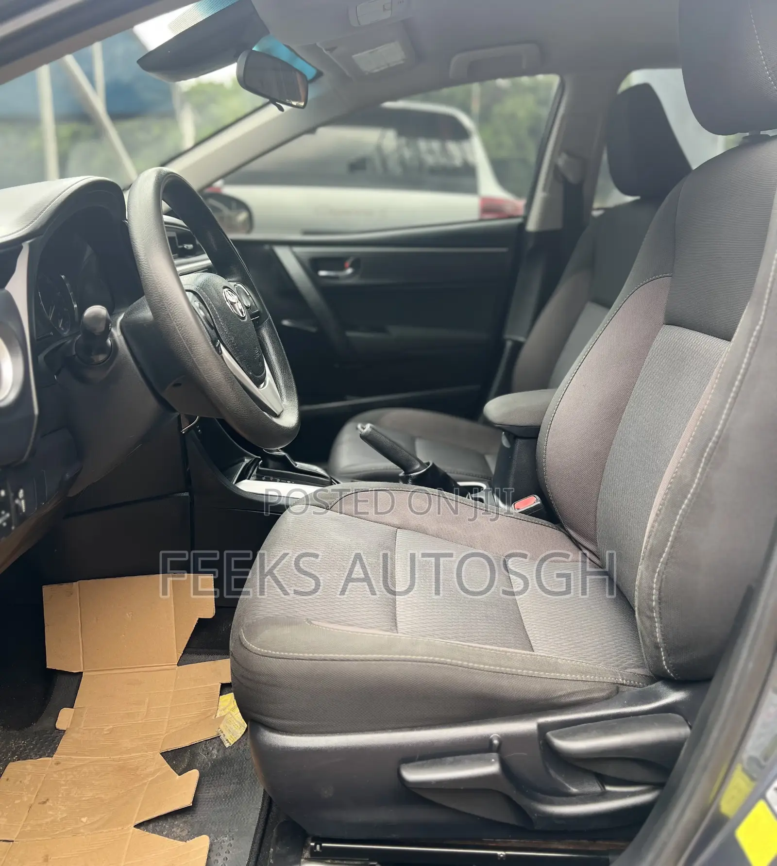 Toyota Corolla LE 4dr Sedan (1.8L 4cyl CVT) 2017 Gray