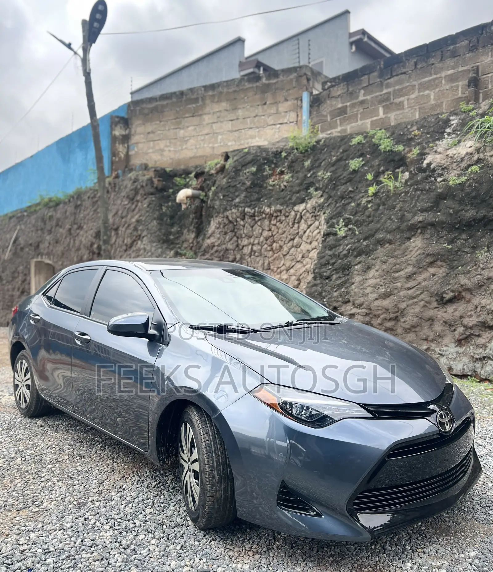Toyota Corolla LE 4dr Sedan (1.8L 4cyl CVT) 2017 Gray