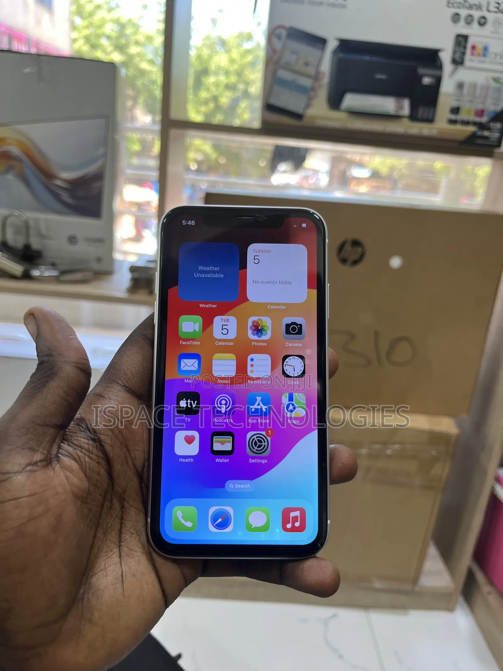 Apple iPhone XR 64 GB White