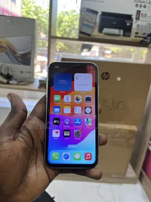 Apple iPhone XR 64 GB White