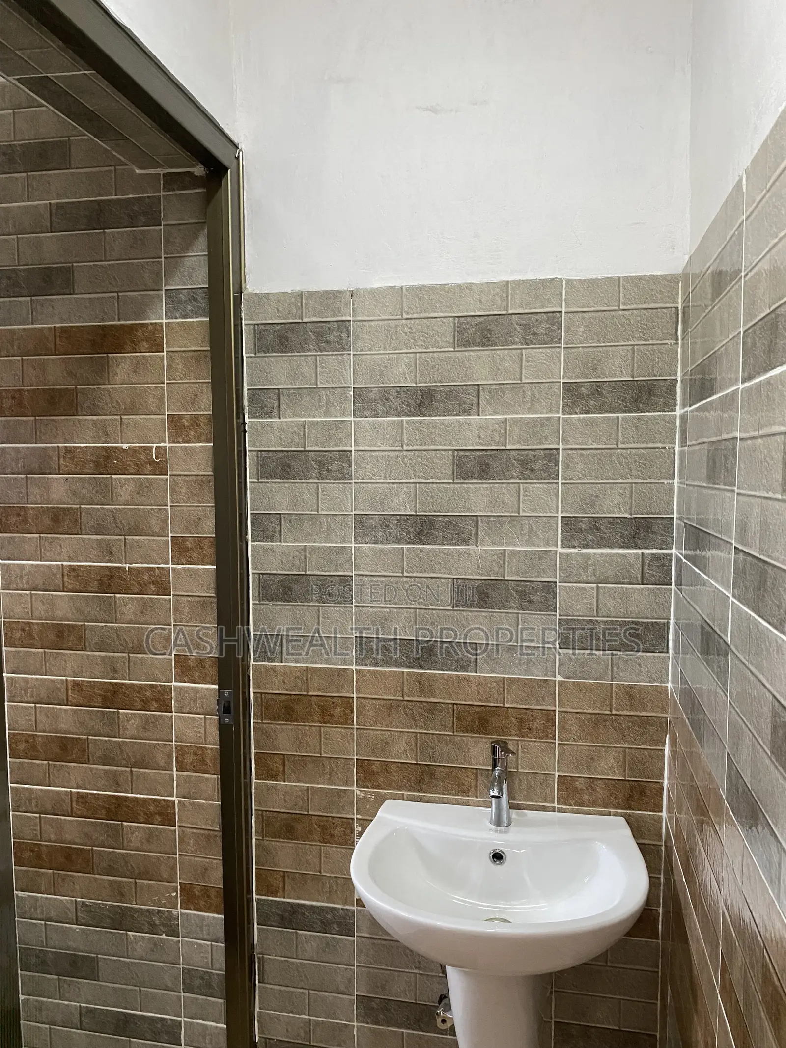 2bdrm Apartment in Pokuase for rent