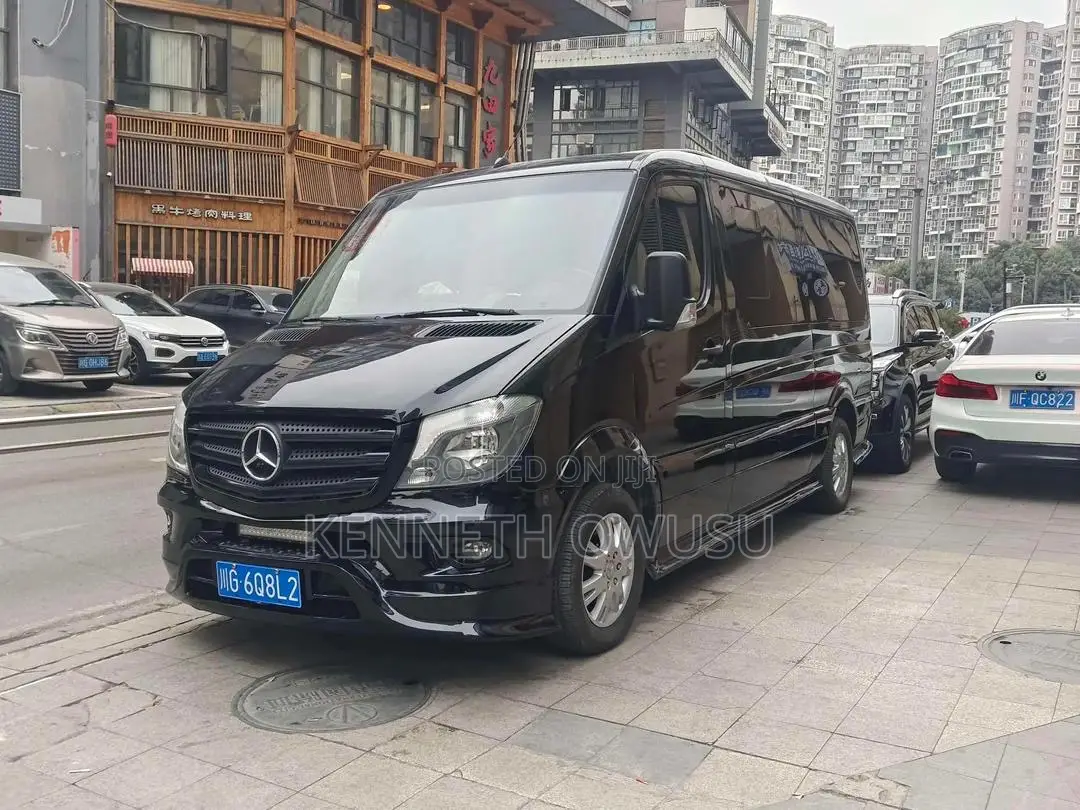 Mercedes-Benz Sprinter 2012 Black
