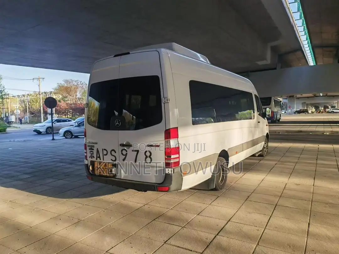 Mercedes-Benz Sprinter 2012 Black