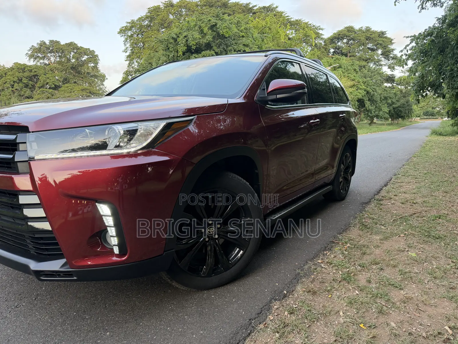 Toyota Highlander SE 4x4 V6 (3.5L 6cyl 8A) 2018 Burgundy