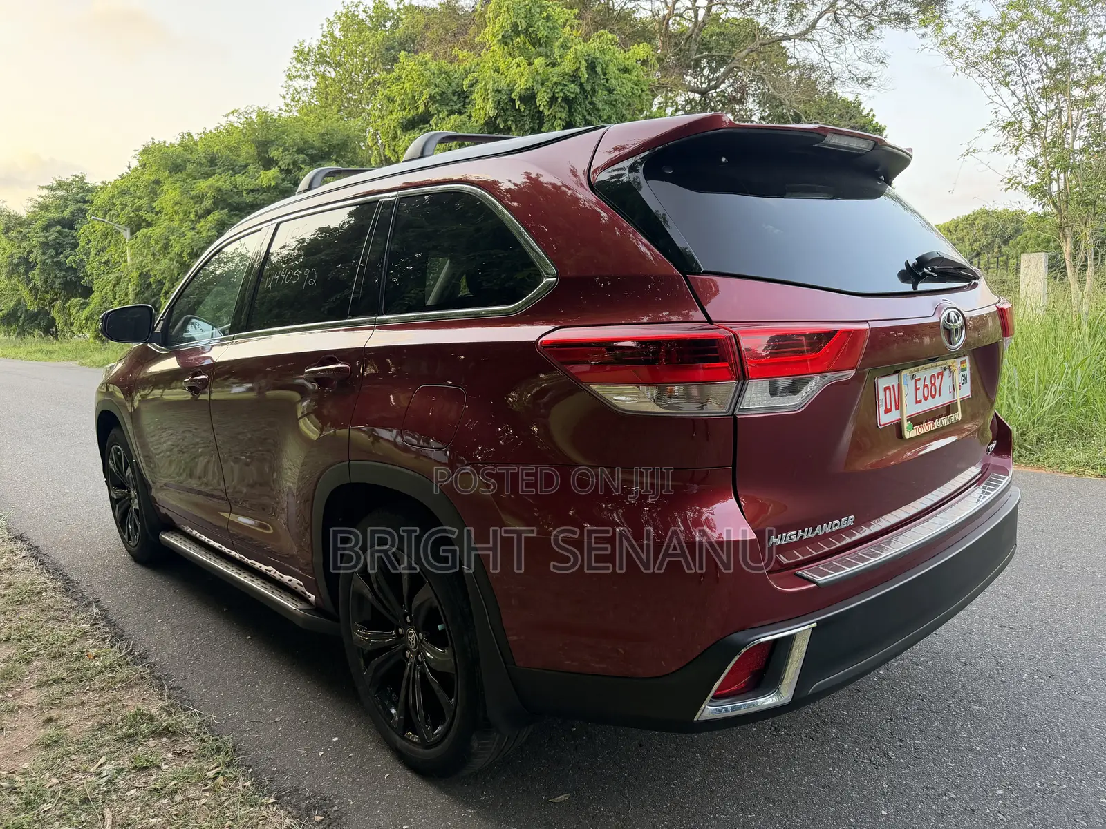 Toyota Highlander SE 4x4 V6 (3.5L 6cyl 8A) 2018 Burgundy