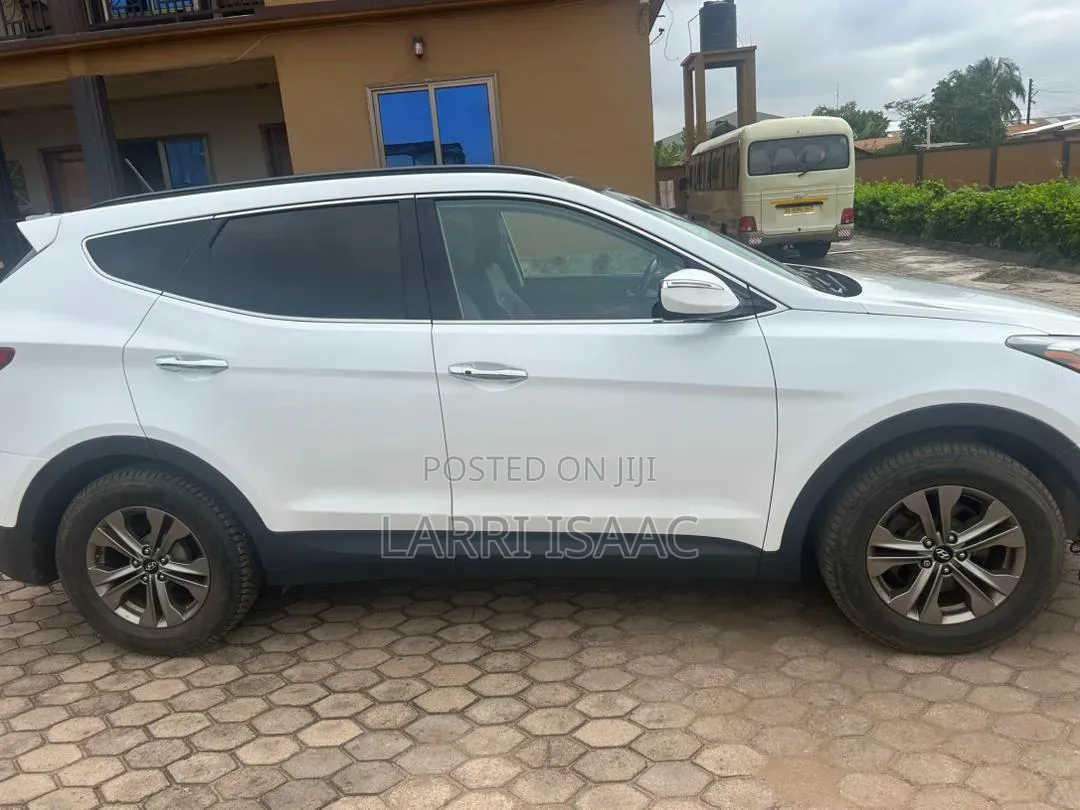 Hyundai Santa Fe 2017 White