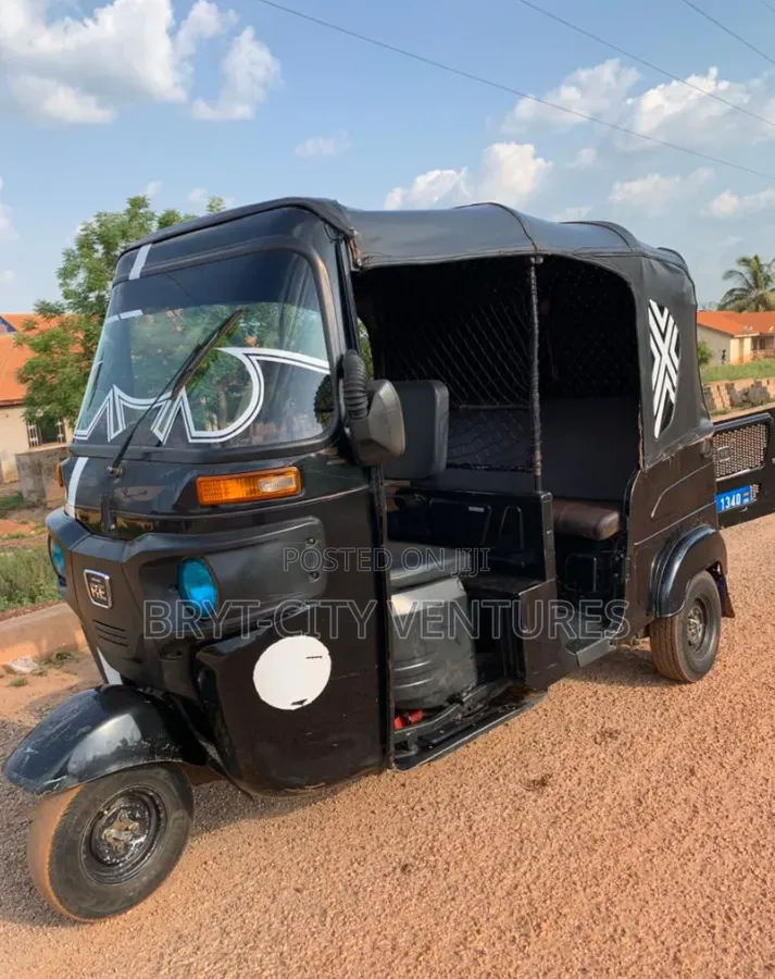 Bajaj RE 2024 Black