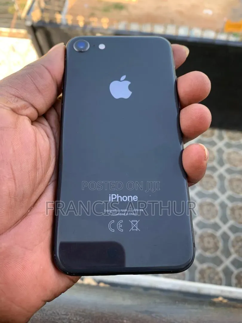 Apple iPhone 8 64 GB Gray