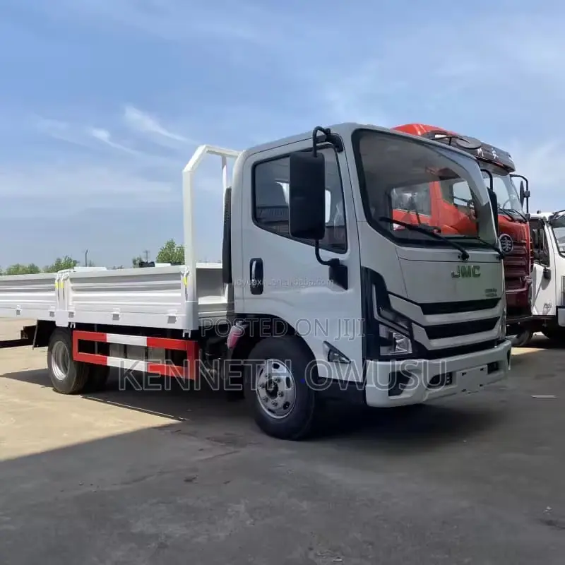 Affordable 2.5-5 Tons Light Cargo Trucks From China