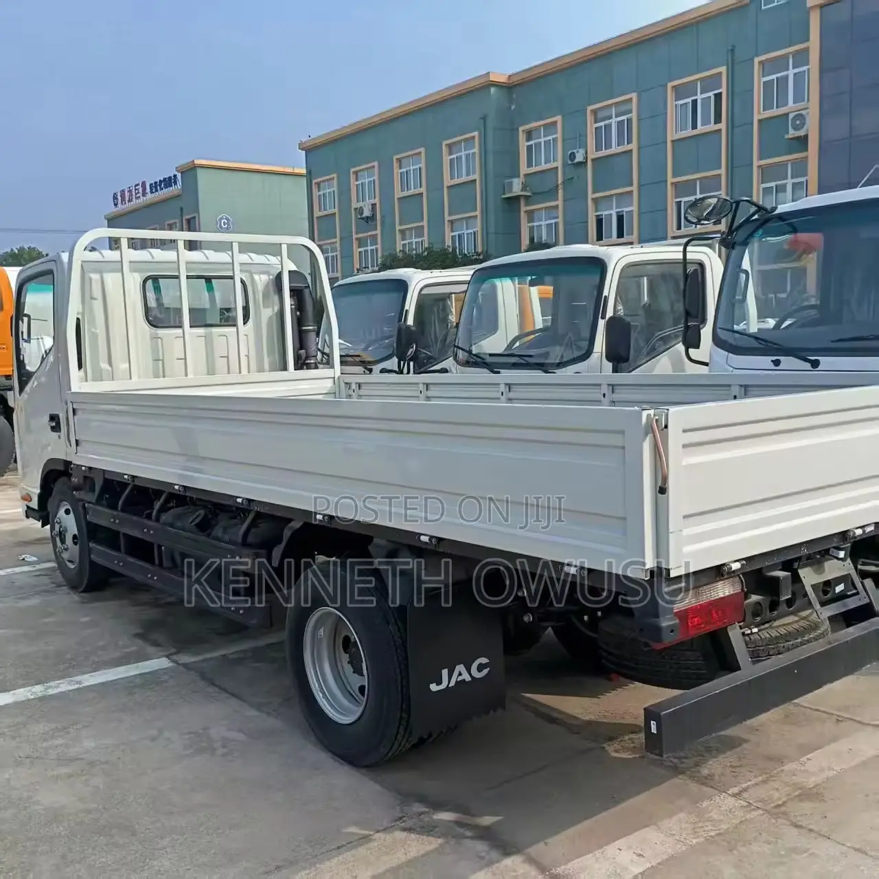 Affordable 2.5-5 Tons Light Cargo Trucks From China