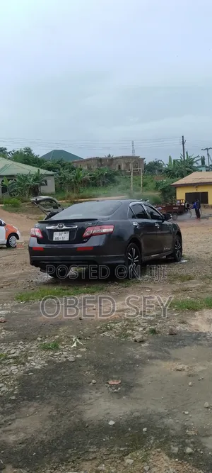 Toyota Camry Base 4dr Sedan (2.5L 4cyl 6M) 2010 Gray
