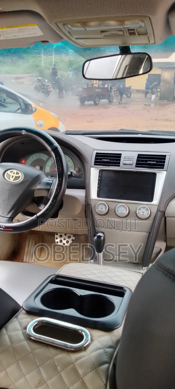 Toyota Camry Base 4dr Sedan (2.5L 4cyl 6M) 2010 Gray