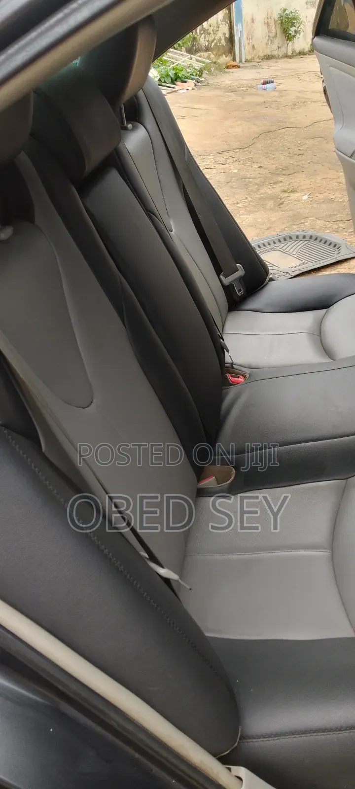Toyota Camry Base 4dr Sedan (2.5L 4cyl 6M) 2010 Gray