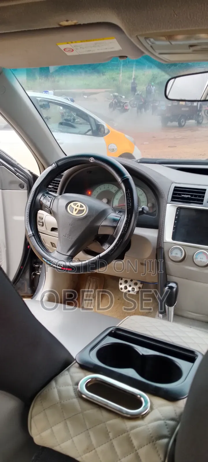 Toyota Camry Base 4dr Sedan (2.5L 4cyl 6M) 2010 Gray