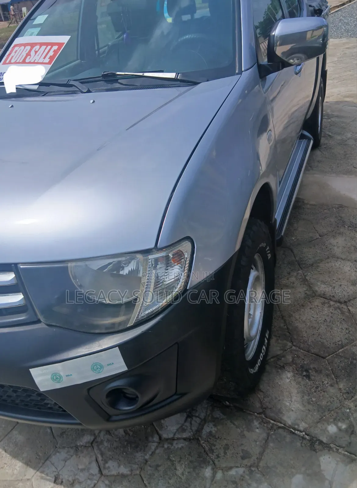 Mitsubishi L200 2012 Gray