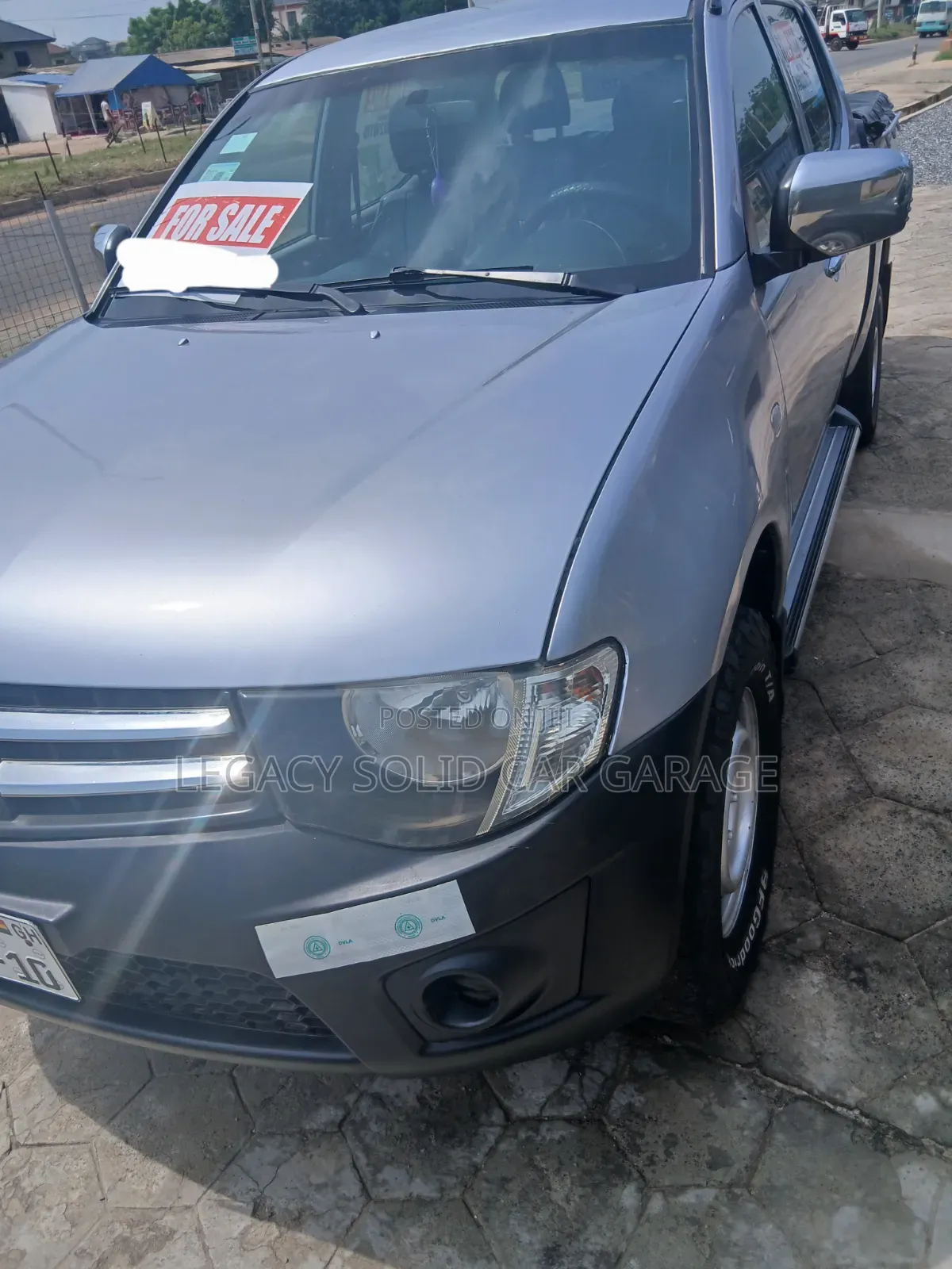 Mitsubishi L200 2012 Gray