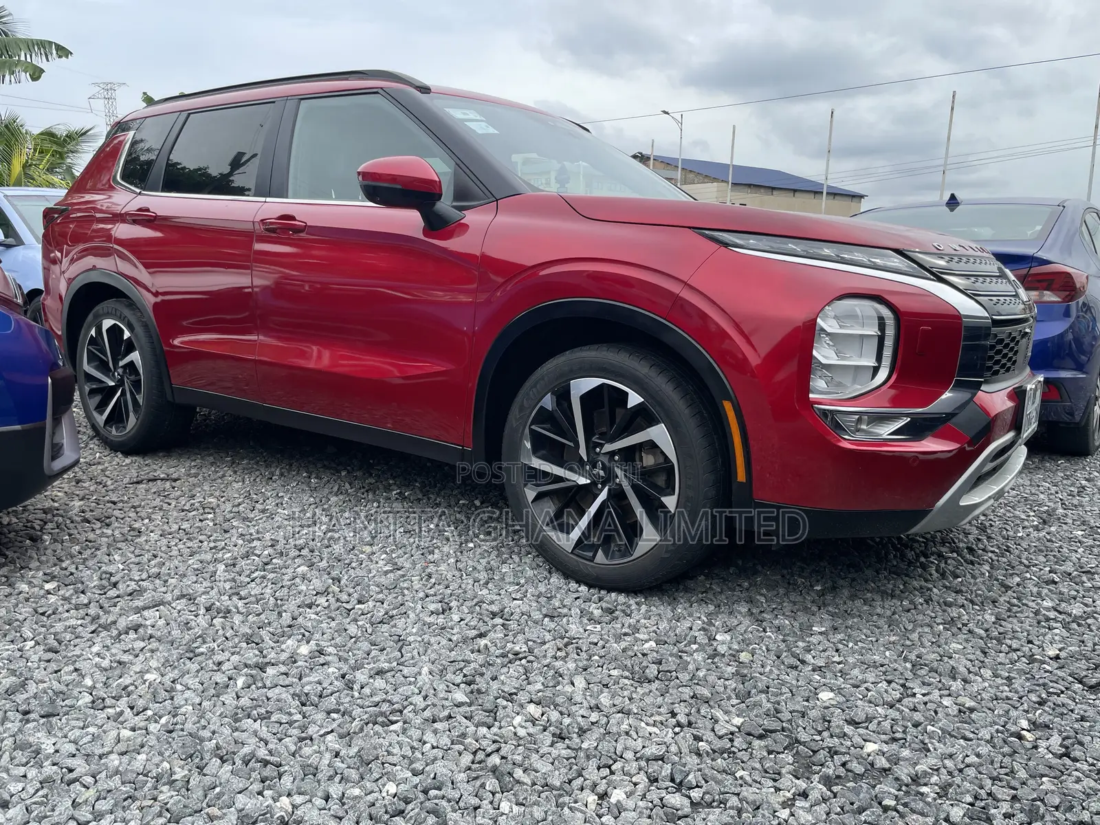 Mitsubishi Outlander SE 2023 Red