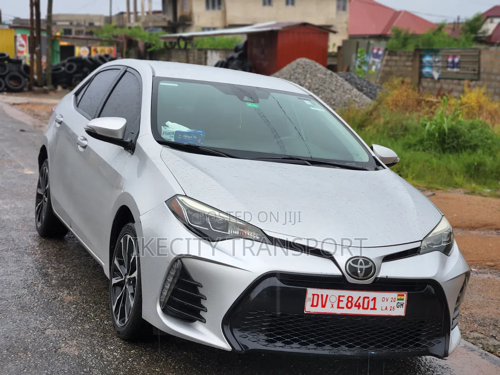 Toyota Corolla SE (1.8L 4cyl 6M) 2019 Silver