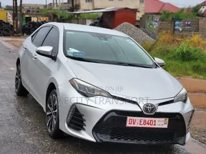 Toyota Corolla SE (1.8L 4cyl 6M) 2019 Silver