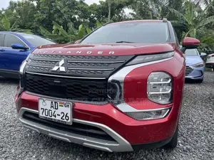 Mitsubishi Outlander SE 2023 Red