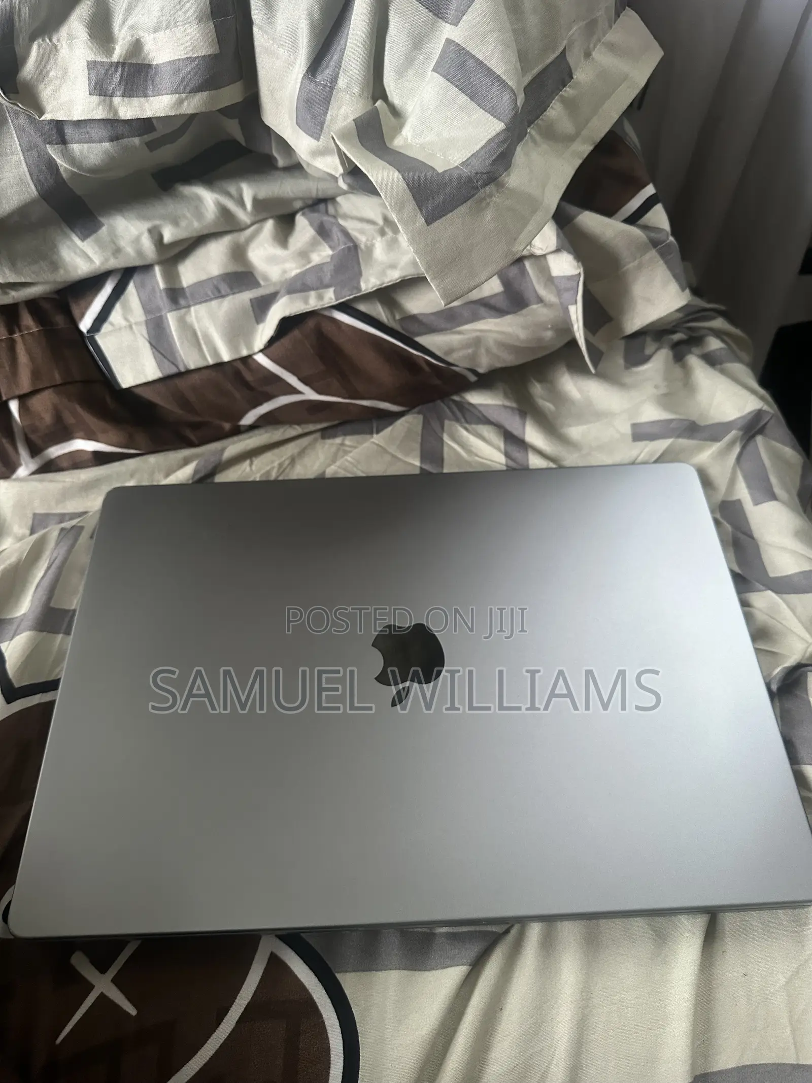 Laptop Apple MacBook Pro 2021 M1 16GB Apple M1 Pro SSD 512GB
