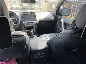 Toyota Land Cruiser Prado 2.8 2023 Black