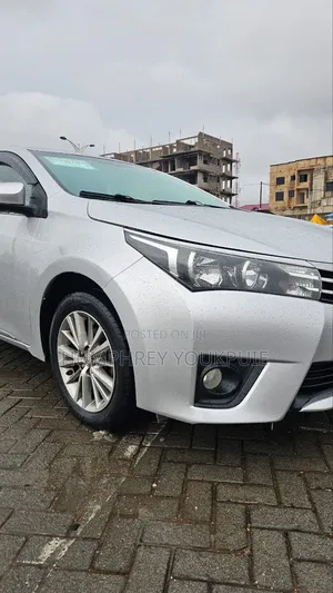Toyota Corolla Altis 2017 Silver