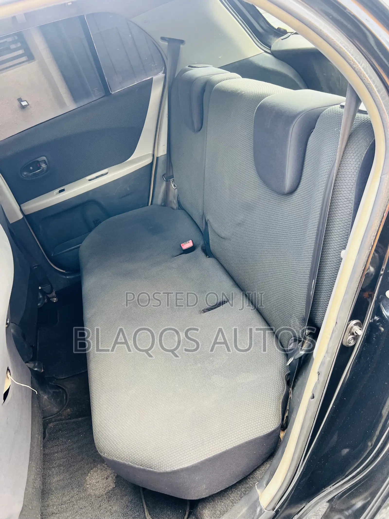 Toyota Vitz 2010 Black
