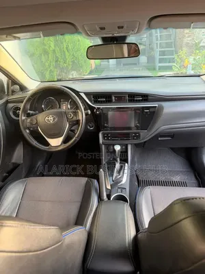 Toyota Corolla SE Special Edition 4dr Sedan (1.8L 4cyl CVT) 2017 Black