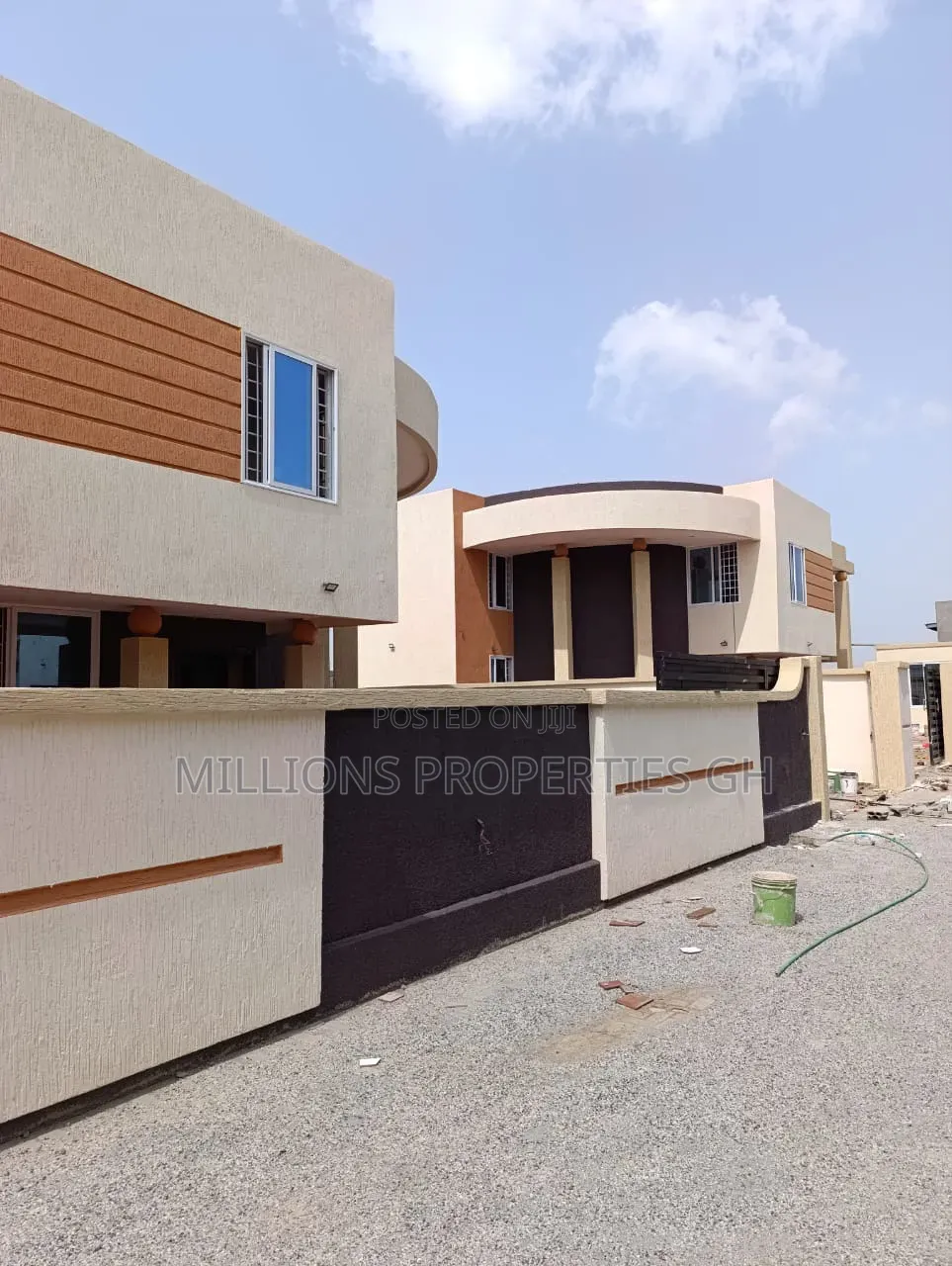 4bdrm House in Millions Properties, Kumasi Metropolitan for sale