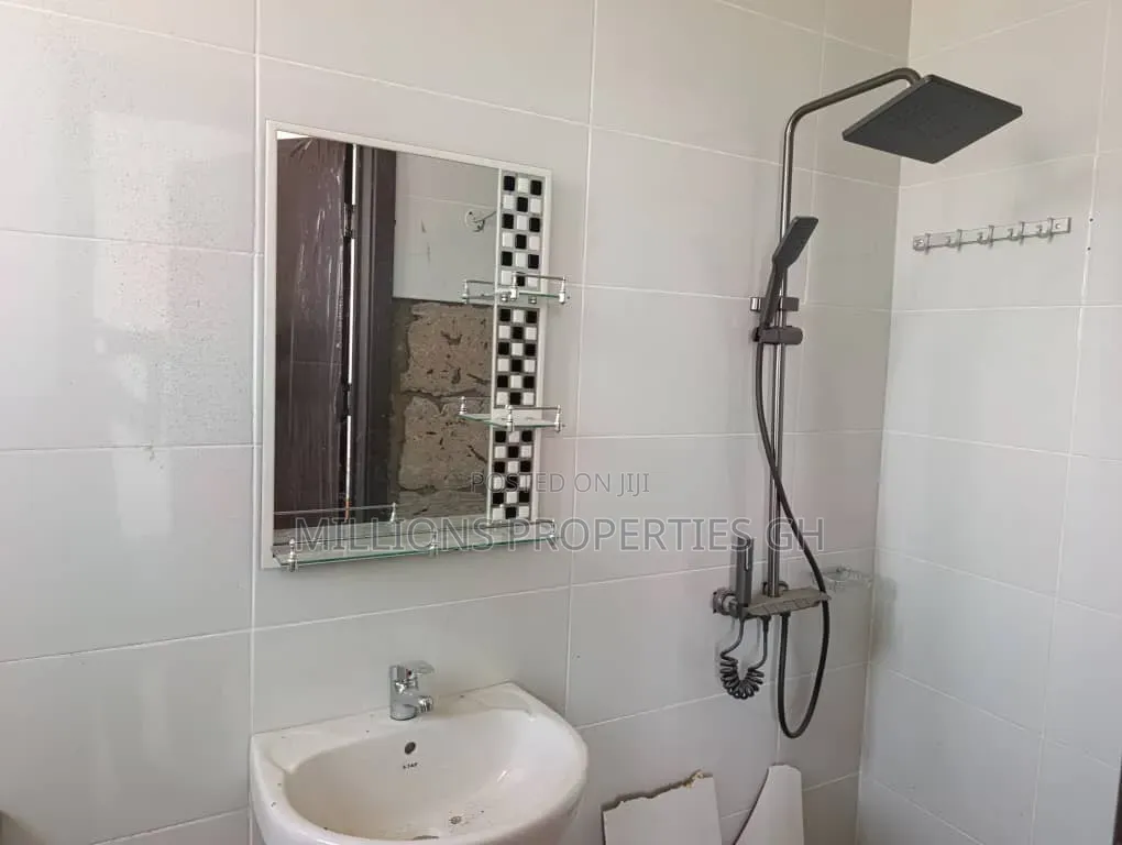 4bdrm House in Millions Properties, Kumasi Metropolitan for sale