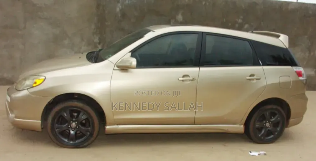 Toyota Matrix 2008 Gold