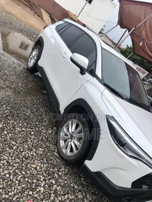 New Toyota Corolla Cross XLE 2023 White
