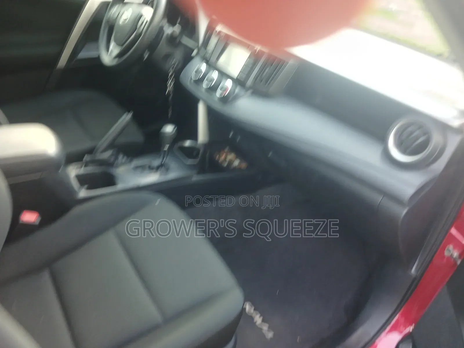 Toyota RAV4 XLE AWD (2.5L 4cyl 6A) 2017 Red