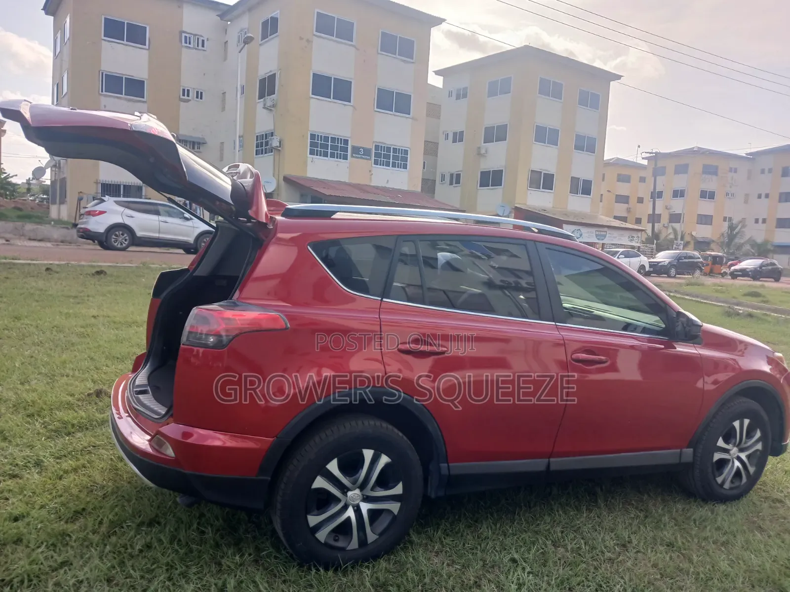 Toyota RAV4 XLE AWD (2.5L 4cyl 6A) 2017 Red