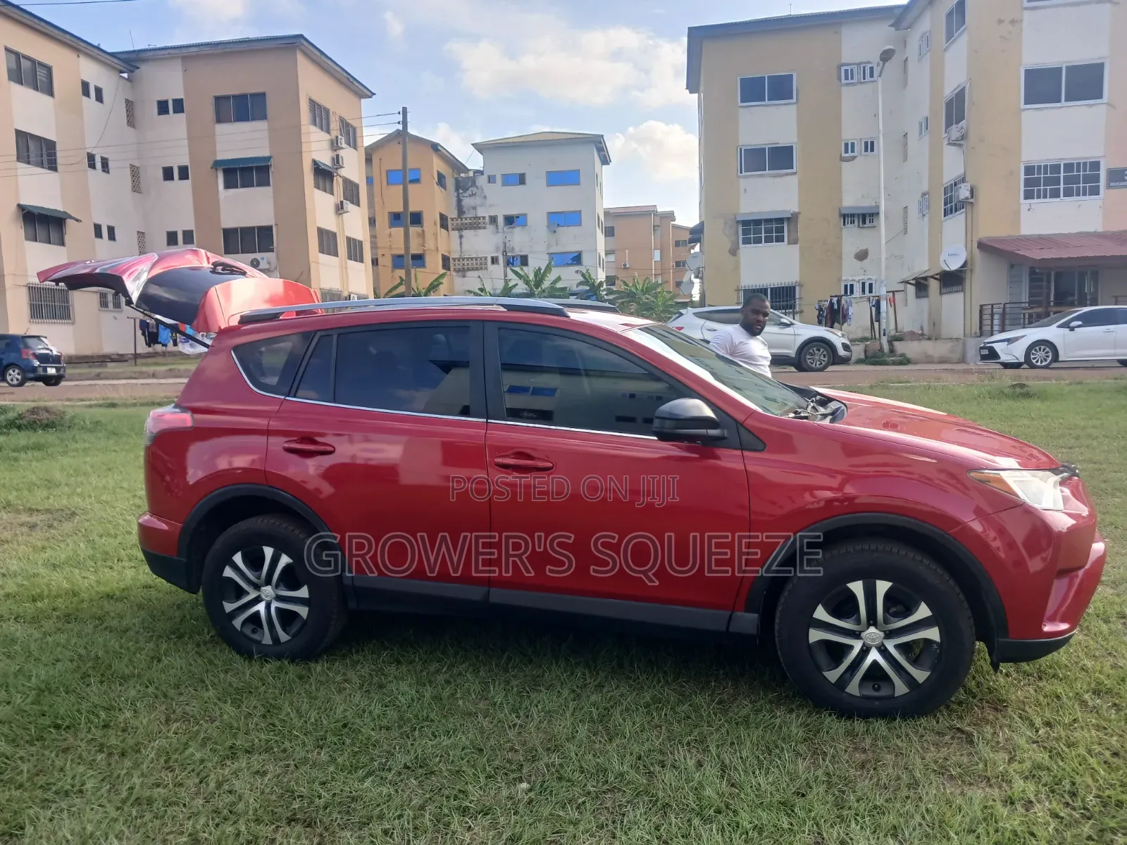 Toyota RAV4 XLE AWD (2.5L 4cyl 6A) 2017 Red