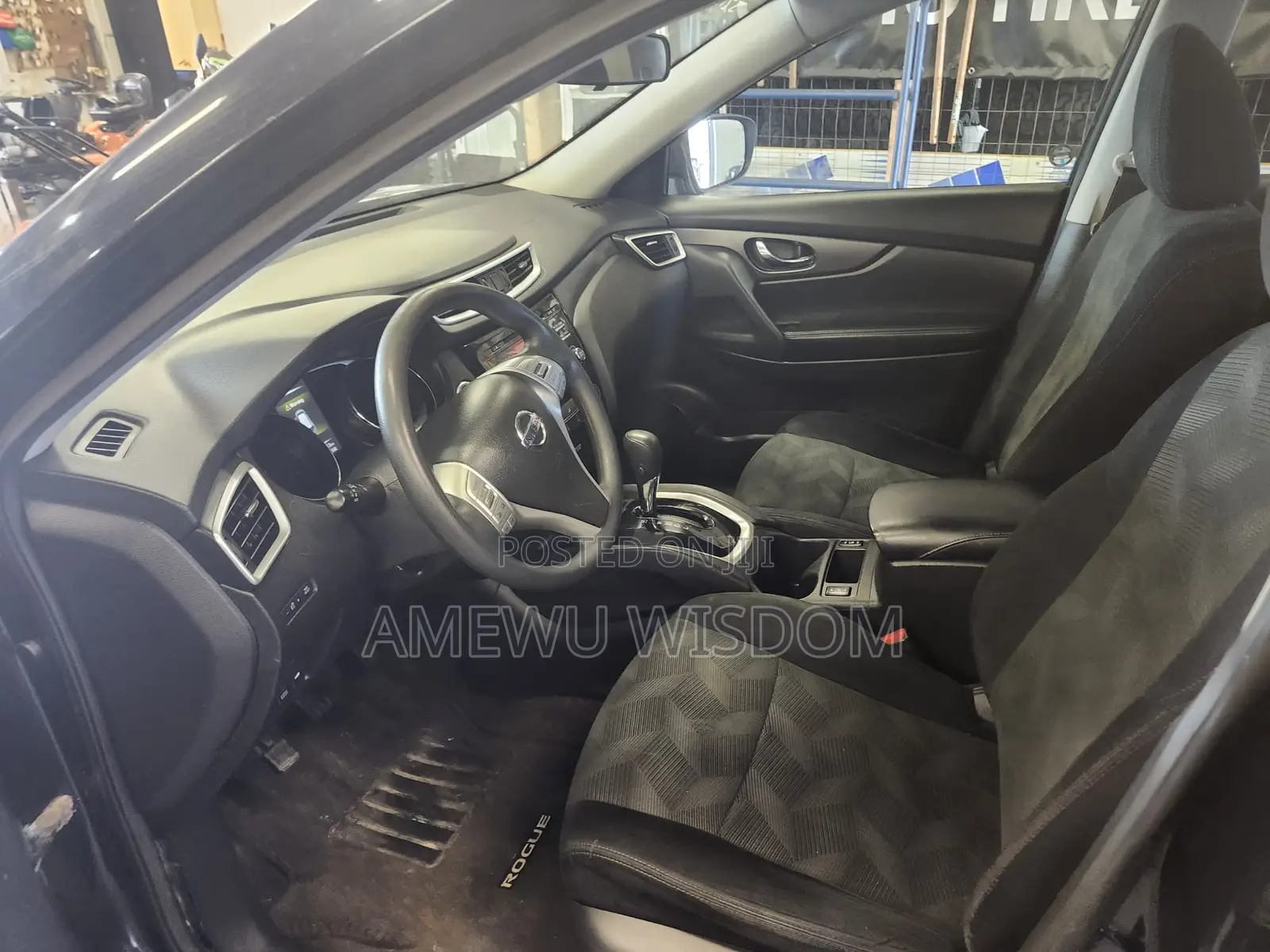 Nissan Rogue SV 4dr SUV AWD (2.5L 4cyl CVT) 2015 Black