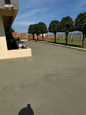 5bdrm Mansion in Green Luxe, MacCharty Hills for rent