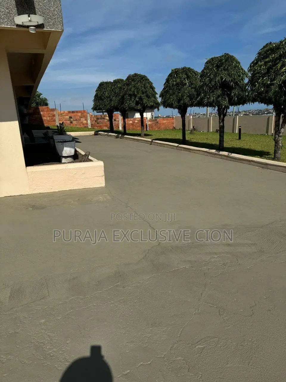 5bdrm Mansion in Green Luxe, MacCharty Hills for rent